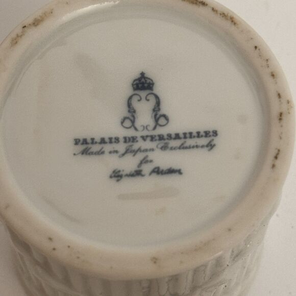 Elizabeth Arden Porcelain Canister Jars – 2 Vintage Floral Lid Bird Finials - Picture 3 of 8